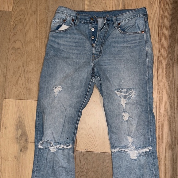 Levi’s 501 Distressed Straight Leg Lightwash Jeans sz. 28 - Picture 2 of 9